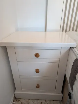 Mesita de luz par blanco madera par