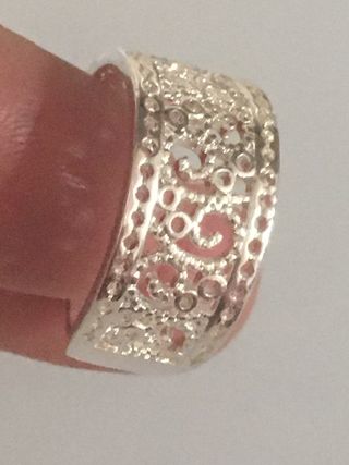 Anillo de plata con diseño calado