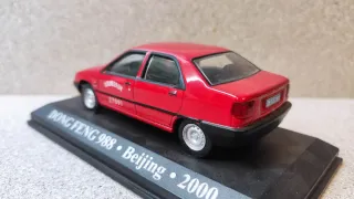 Coche a escala Dong Feng 988 Beijing
