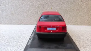 Coche a escala Dong Feng 988 Beijing