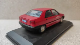 Coche a escala Dong Feng 988 Beijing