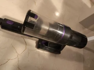 Aspiradora de mano morada