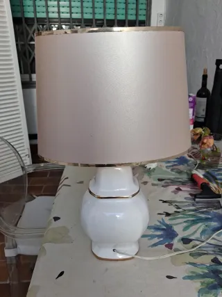 Lámpara cerámica años 70 beige y dorada