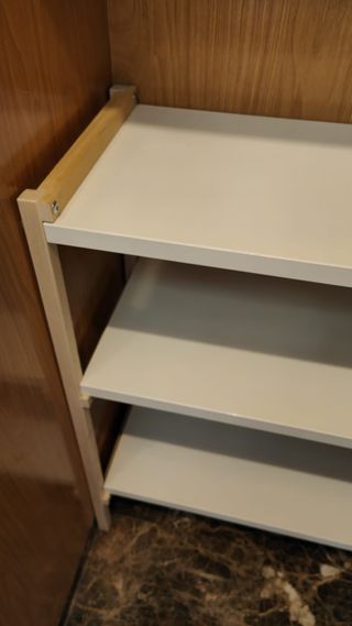 Estantería IKEA Ekenabben madera y metal blanco