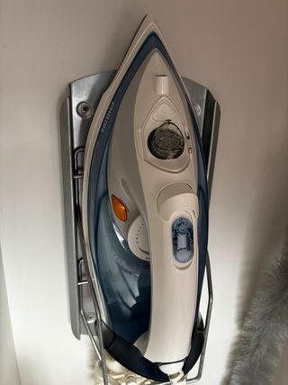 Plancha de ropa philips con soporte