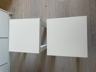 Mesas auxiliares blancas