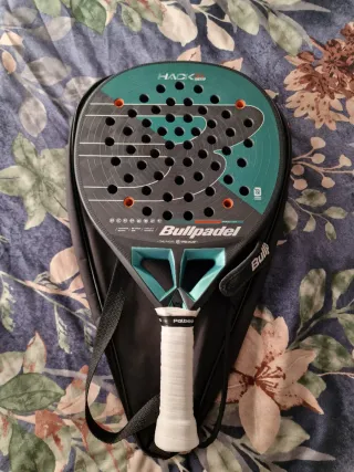 Pala Bullpadel Hack Hybrid 2025