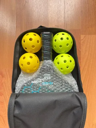 Kit Pickleball: 2 Palas, 4 Pelotas, Estuche