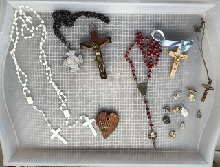 Rosarios, Virgenes  antiguas etc  RELIGIOSAS