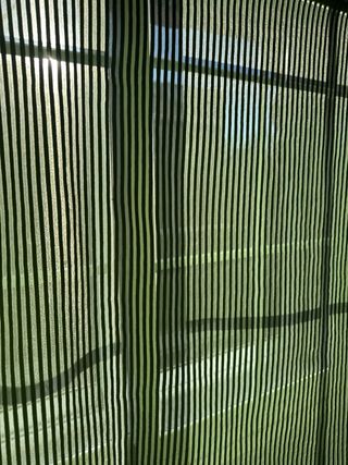 Estor verde con rayas transparentes