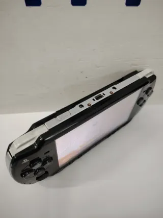 PSP 2000 Negra con 1 Año de Garantía