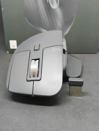 Logitech MX Master 3S - rato premium em caixa