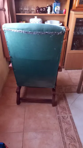 2 Mecedoras de Tela y Madera