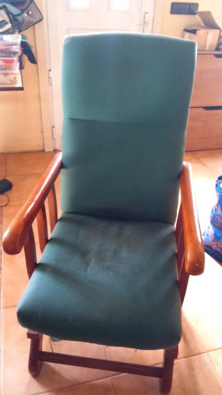 2 Mecedoras de Tela y Madera
