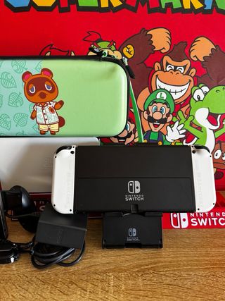 Nintendo Switch OLED Perfecta + accesorios y funda