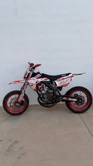 Rieju MRT Supermotard Roja y Blanca