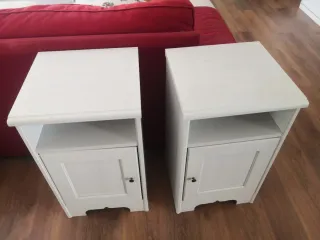 Mesita de noche blanca. Mod. IKEA. 25€ unidad.