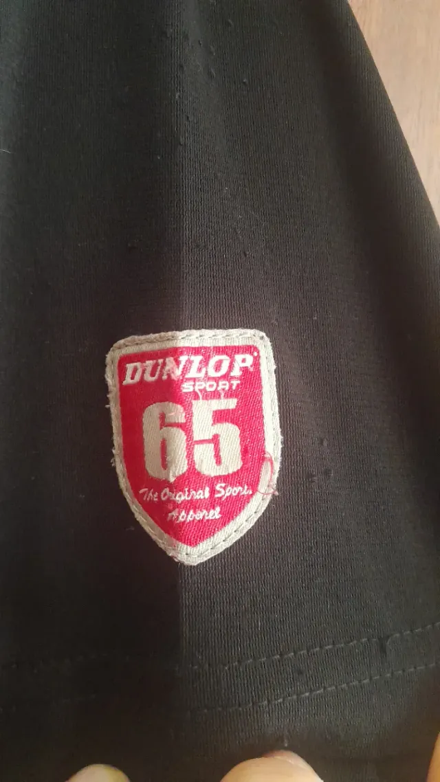 Camiseta Dunlop Hombre Negra y Roja