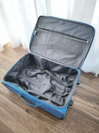 Maleta azul símil piel