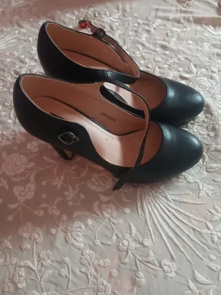 Zapatos de tacón negros con plataforma