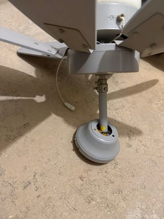 Ventilador de techo con luz gris