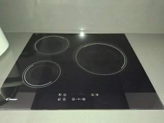 Cocina completa nueva.  Sin frigorífico.