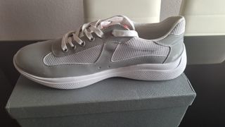 Zapatillas Prada Grises y Blancas Talla 47