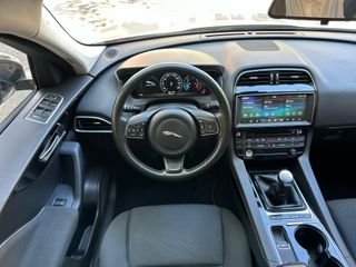 Jaguar F-Pace 2017