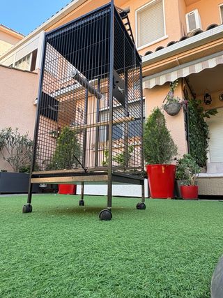 Jaula grande para pájaros