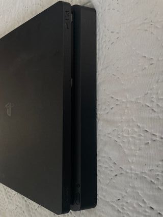 PS4 (PlayStation 4) + 2 Mandos+ 3 juegos