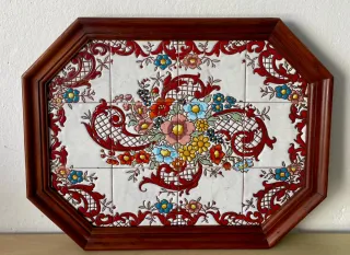 Vassoio decorativo in piastrelle e legno