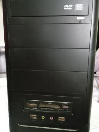 Torre PC Sobremesa Negra