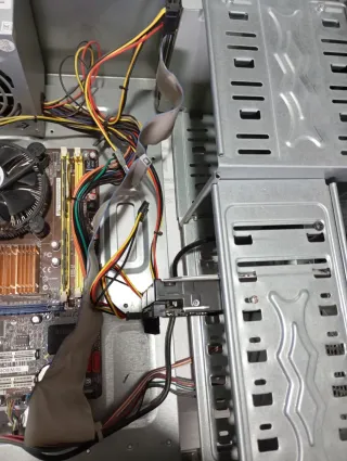 Torre PC Sobremesa Negra