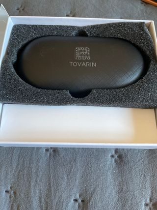 Auriculares inalámbricos negros y plateados