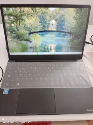 Toshiba Dynabook Satellite Pro + Accesorios