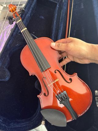 Violín con funda y arco
