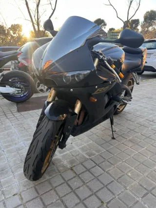 Yamaha YZF R6 Negra