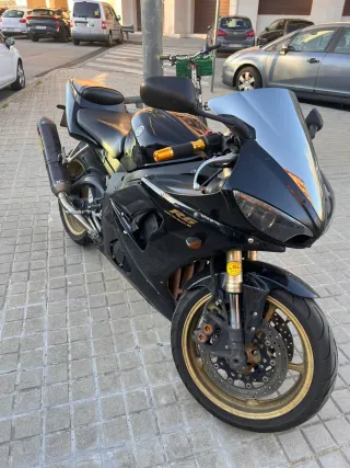 Yamaha YZF R6 Negra