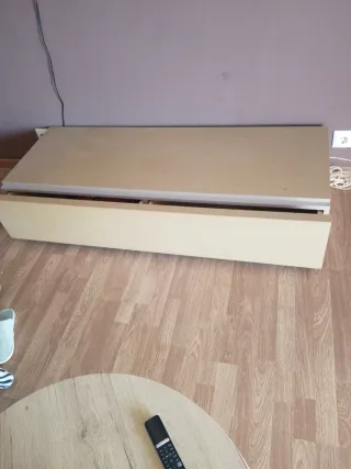 Mueble TV madera beige y marrón