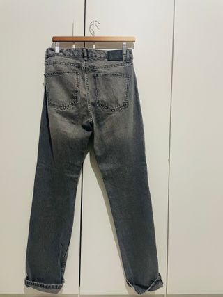 Pantalones vaqueros grises