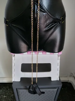 Tutina donna effetto pelle con polsini