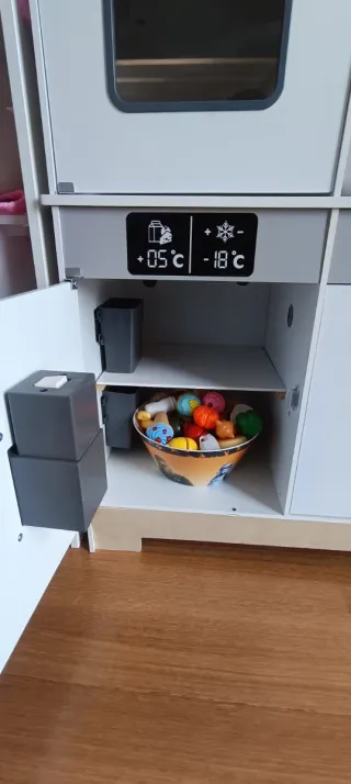 Cocinita de madera grande