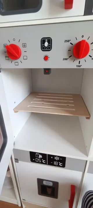 Cocinita de madera grande