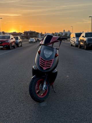 Scooter Aprilia Sonic 49cc Negra/Roja
