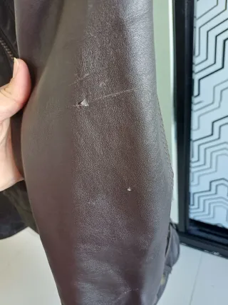 Chaqueta de cuero marrón