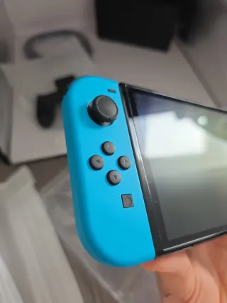 Nintendo Switch OLED + 5 Juegos COMO NUEVA