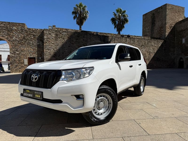 Toyota Land Cruiser 2022 - foto 1