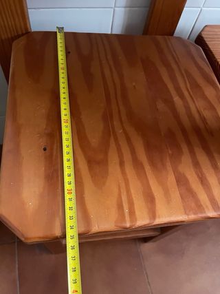 Set tavolo e 2 sgabelli in legno