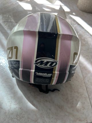 Casco MT Helmets rosa y blanco talla XS