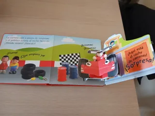 Pop-up ¿Dónde está? Los vehículos (Spanish Edit...